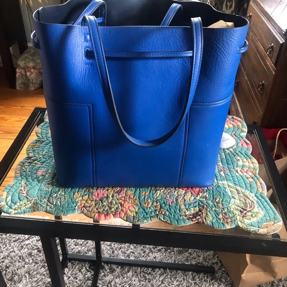 Tory Burch Blue Leather Tote Bag - Picture 3 of 7